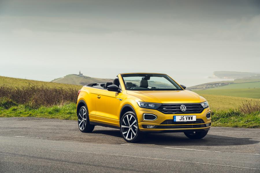  Volkswagen T-Roc Cabriolet R-Line 2020 года  (UK) (фото 1 из 40)